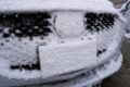 ナンバーが雪で覆われている写真