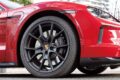 グッドイヤー・イーグルF1を履きこなすポルシェ・タイカンGTS。圧倒的なグリップ感はタイカンのキャラクターにマッチする。