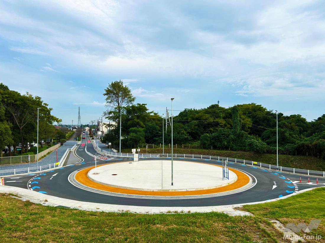 ROUNDABOUT_014.jpg?v=1765868596