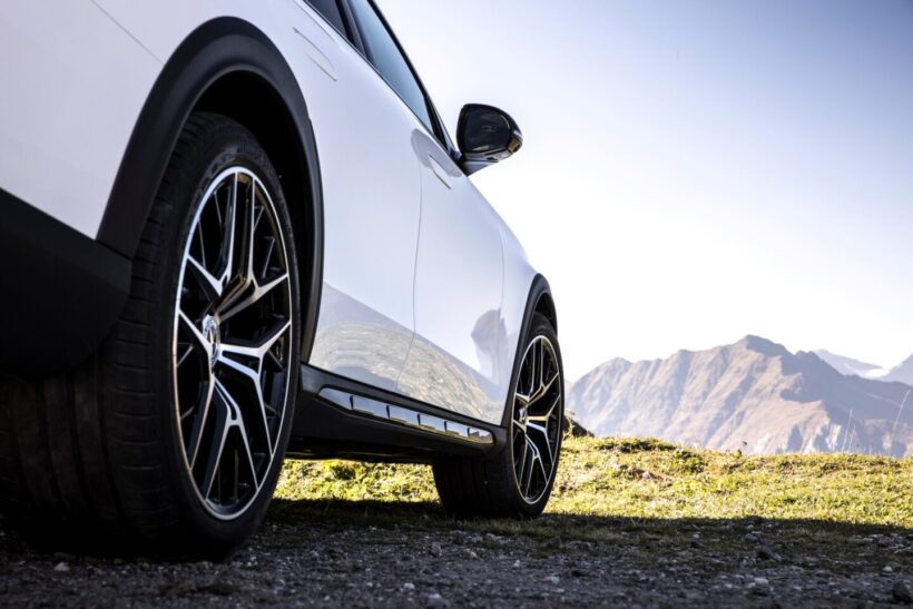 オフロードイメージの演出にも一役買っているAll-Terrainのサイドステップ。