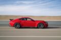 「フォード マスタング ダークホース SC」の走行シーン。