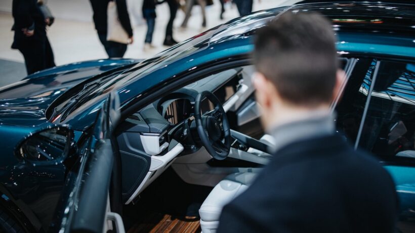 ポルシェは、「ボート・デュッセルドルフ2026」において、新型電動ボートと「マカン ターボ コンセプト ラゴ」を発表した。