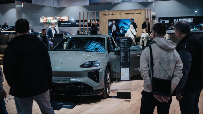 ポルシェは、「ボート・デュッセルドルフ2026」において、新型電動ボートと「マカン ターボ コンセプト ラゴ」を発表した。