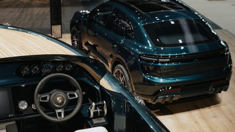 ポルシェは、「ボート・デュッセルドルフ2026」において、新型電動ボートと「マカン ターボ コンセプト ラゴ」を発表した。