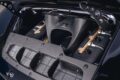 964の自然吸気フラット6エンジンをベースに、ツインターボと空冷式インタークーラーを装着。700PSという最高出力を手にした。