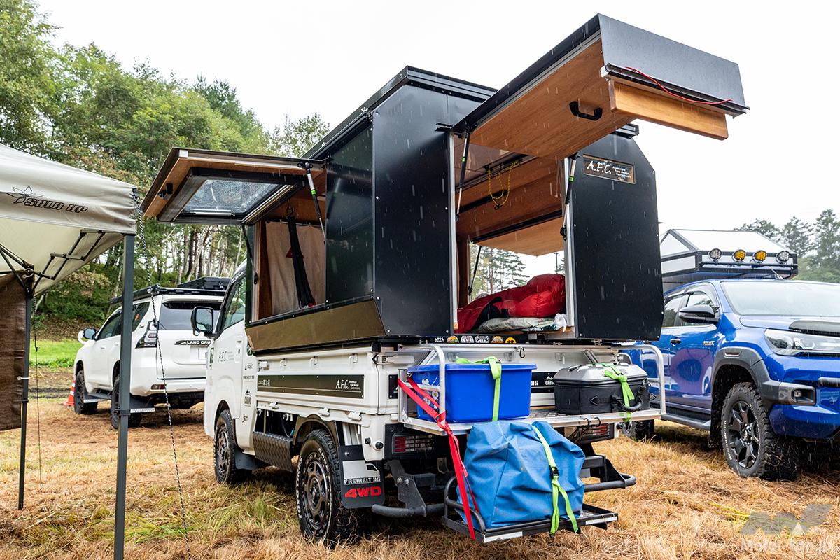 キャビンと荷台が陸続き」軽トラ女子が増えた理由がこの加工【写真・2