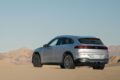 EQCの後継モデルとして開発された「GLC with EQ テクノロジー」は、2026年後半からICE搭載モデルと併売される。