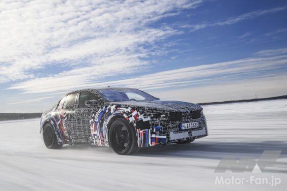 氷雪路において精力的なテストを実施する「BMW M ノイエ クラッセ」。