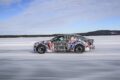 氷雪路において精力的なテストを実施する「BMW M ノイエ クラッセ」。