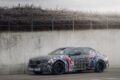 氷雪路において精力的なテストを実施する「BMW M ノイエ クラッセ」。