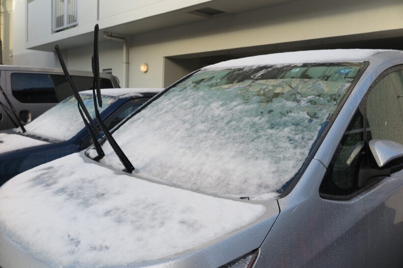 ワイパーを立てている写真