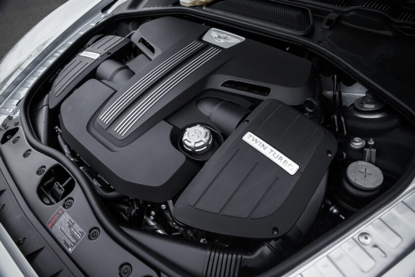 4.0リッターV8 DOHCツインターボ