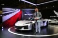 コルベット Z06 サントリーニ エディション クーペ3LZとゼネラルモーターズ・ジャパン　若松格代表取締役社長。