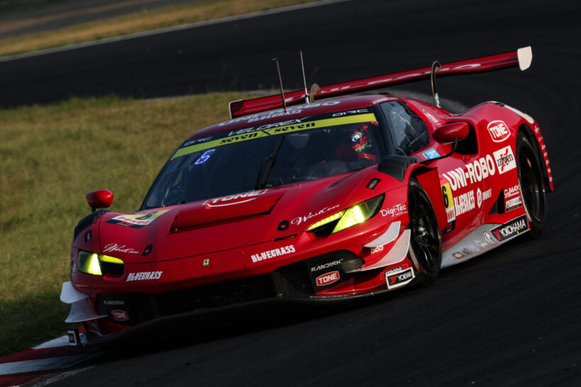 GT300車両はエンジンレイアウトや排気量に幅があるため、BOPと言う規則で性能を均一化している。