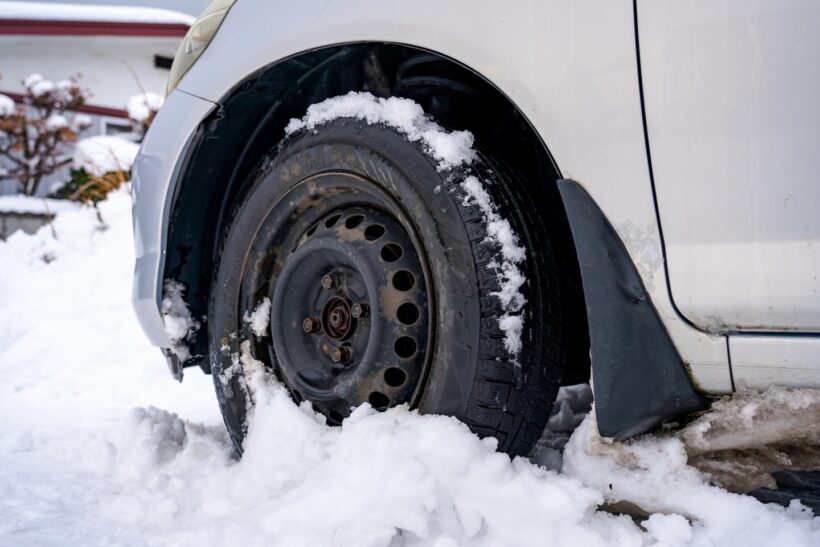 雪をのぼる写真