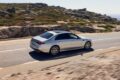 フラッグシップサルーン「Sクラス」の改良新型の走行シーン。