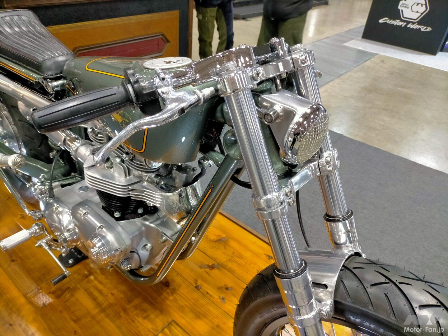 トラアンフ伝統の並列2気筒パラレルツイン搭載カスタム群！ カフェ