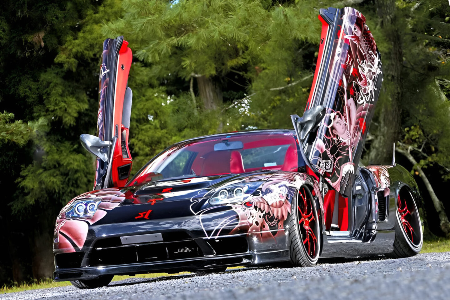 このNSX、常識が通じない！」和彫りアートが炸裂する350馬力スーパー