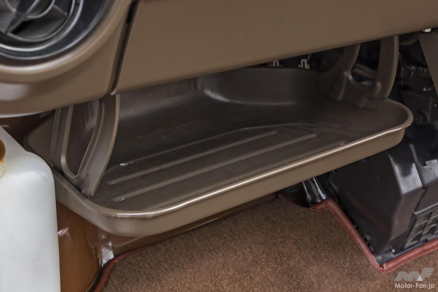 2代目ハイエースワゴンの、ぶっきらぼうな中に見え隠れする乗用車