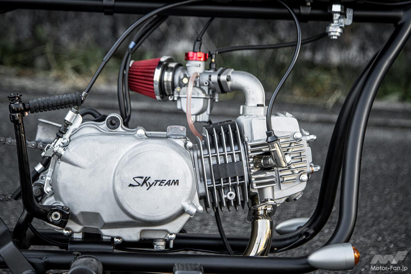 まるでビンテージバイクの風格ですが。新車で買えます、125ccの