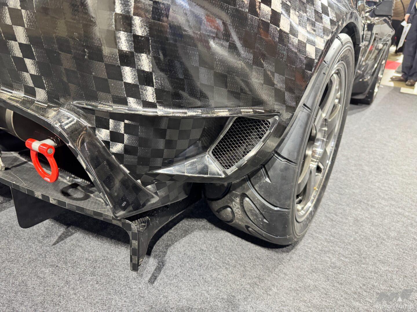 56kg減の衝撃！開繊プリプレグで仕立てた超軽量ロータスエキシージが初