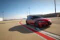 2.9リッターV6エンジンが発生する力強いトルクは、機械式LSDを通して配分を最適化する。