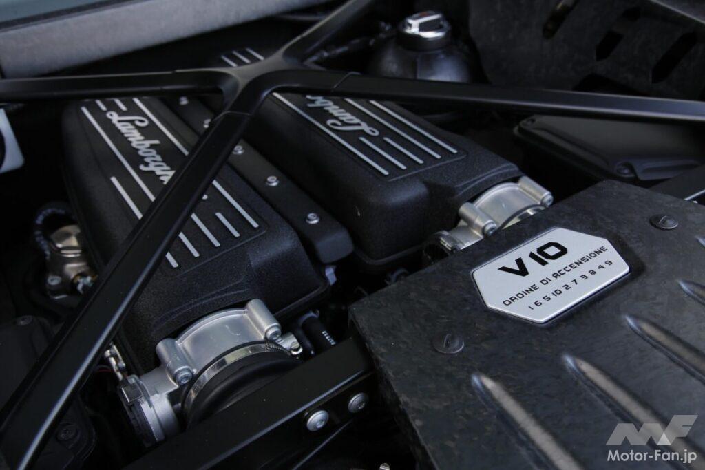 ランボルギーニ ウラカンの心臓部には5.2リッターV10自然吸気エンジンが収まる。