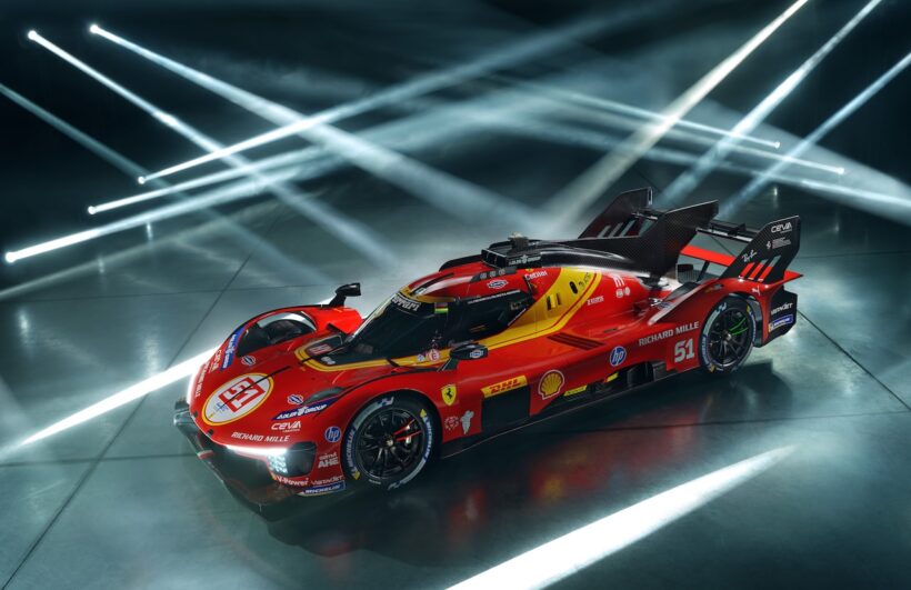 フェラーリ 499Pの51号車をドライブする、アレッサンドロ・ピエール・グイディ、ジェームス・カラド、アントニオ・ジョヴィナッツィ。