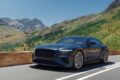 「ベントレー コンチネンタル GT S」の走行シーン。