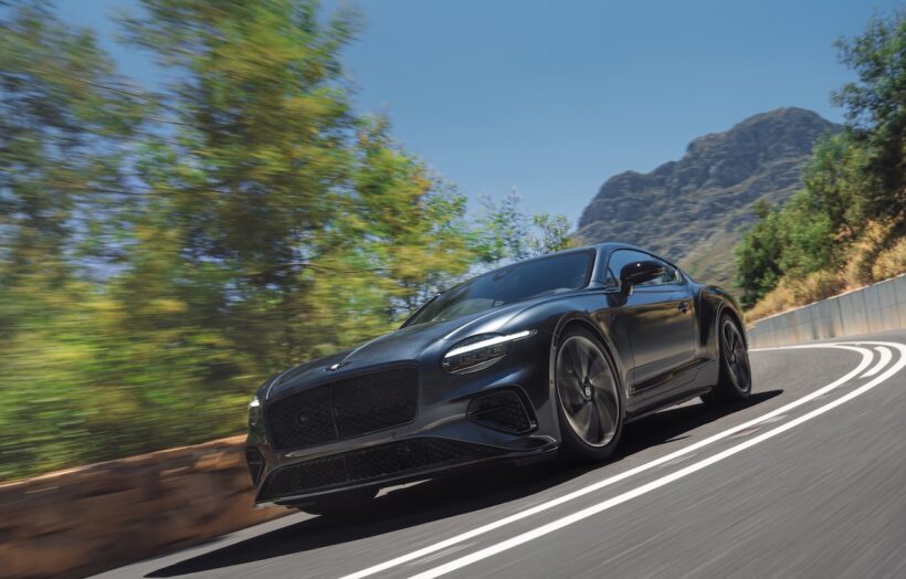 「ベントレー コンチネンタル GT S」の走行シーン。