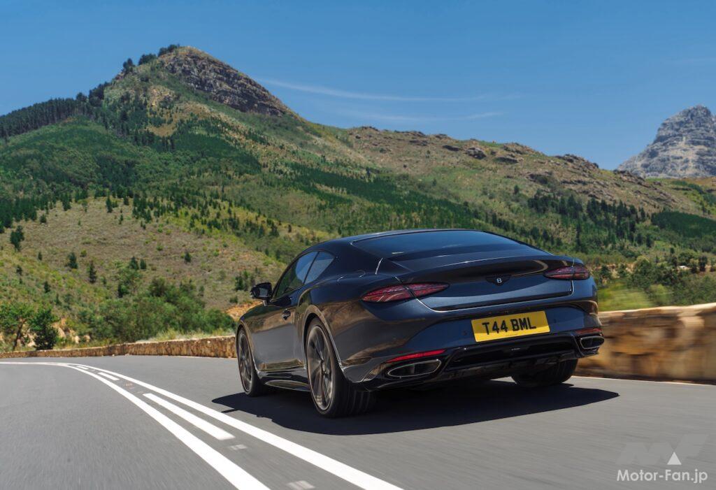 「ベントレー コンチネンタル GT S」の走行シーン。