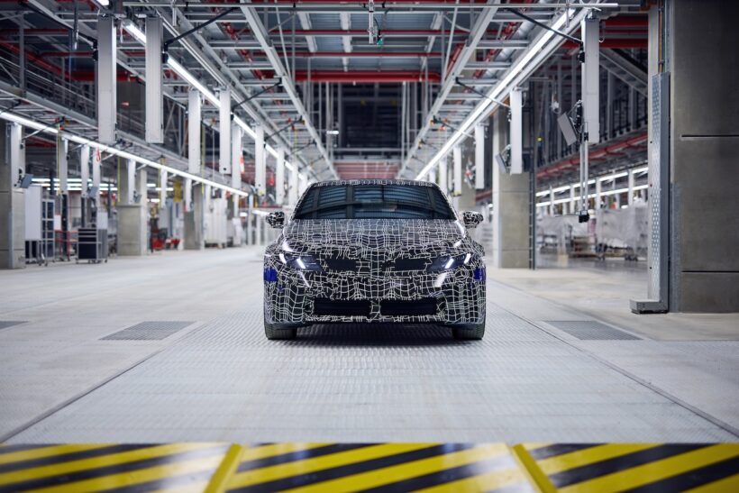BMWは、ドイツ・ミュンヘン工場において、新型「BMW i3」のプレ生産仕様の製造を開始した。