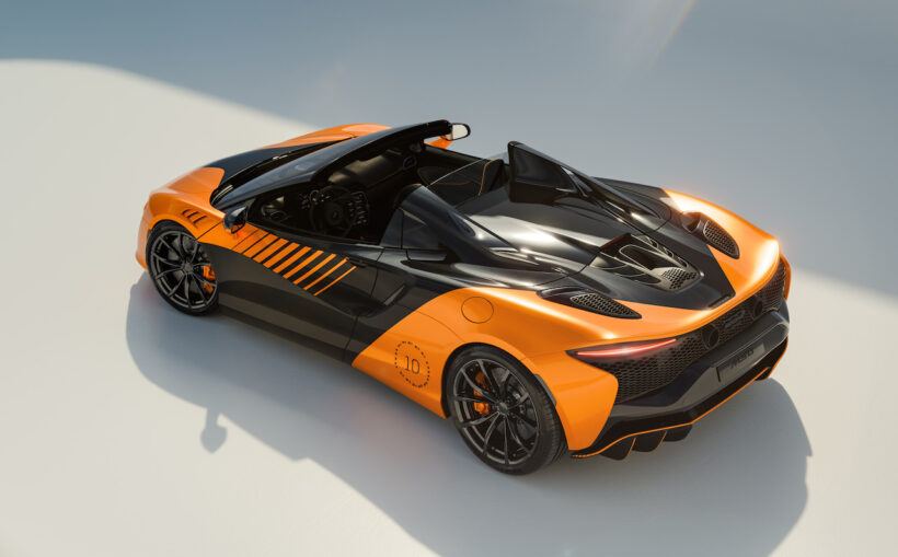 「 アルトゥーラ スパイダー MCL39 チャンピオンシップ エディション」のエクステリア。