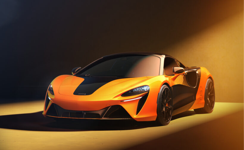 「 アルトゥーラ スパイダー MCL39 チャンピオンシップ エディション」のエクステリア。