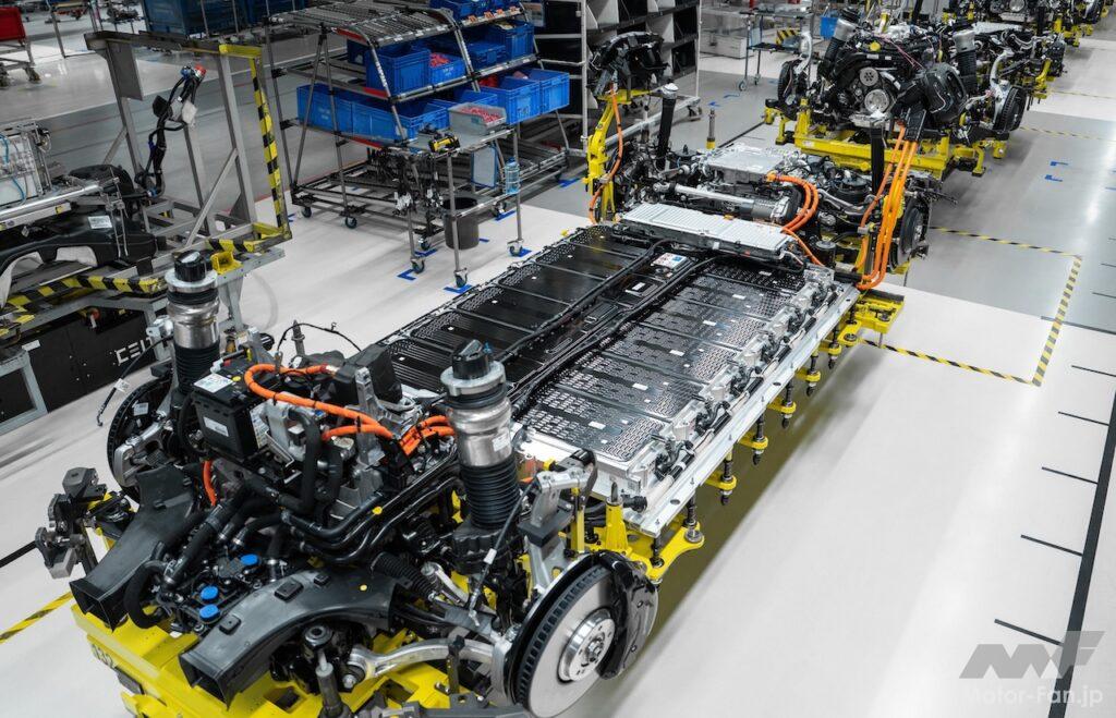 ポルシェの最新フル電動SUV「カイエン・エレクトリック」の本格的な製造が、スロバキアのブラチスラバ工場でスタートした。