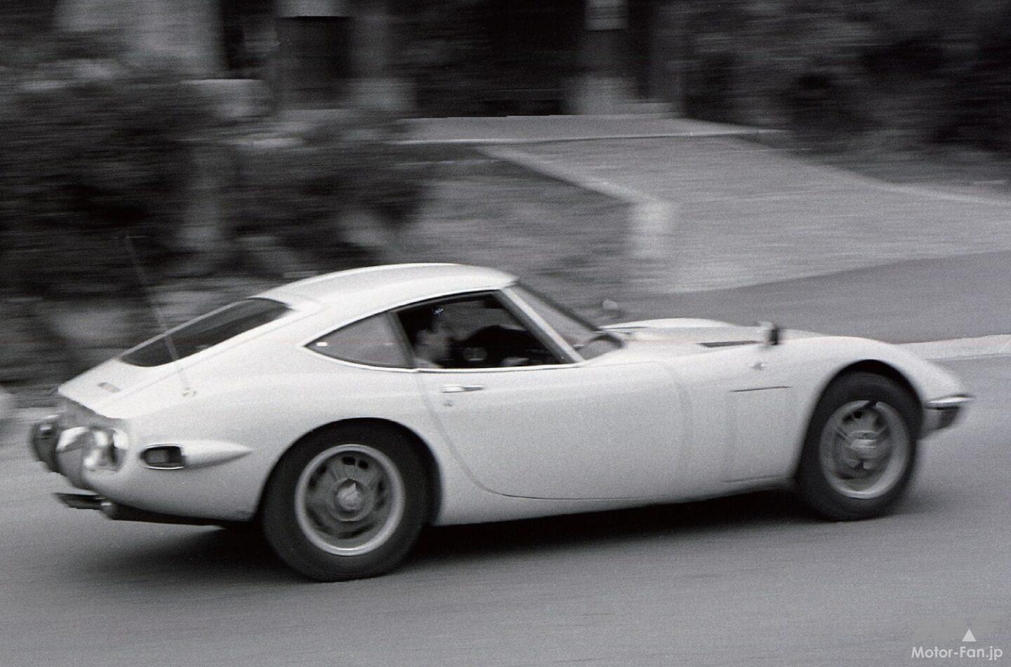 世界最速トヨタ「2000GT」 vs. 最強Z日産「フェアレディZ432」、自動車