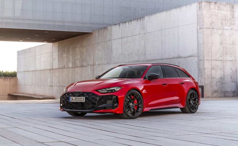 新型「アウディ RS 5 アバント」のエクステリア。