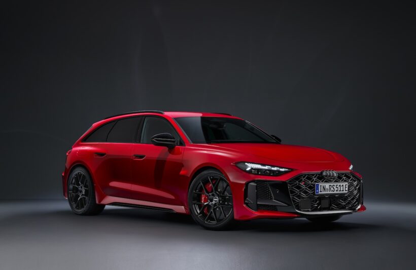 新型「アウディ RS 5 アバント」のエクステリア。