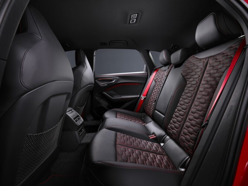 新型「アウディ RS 5 アバント」のインテリア。
