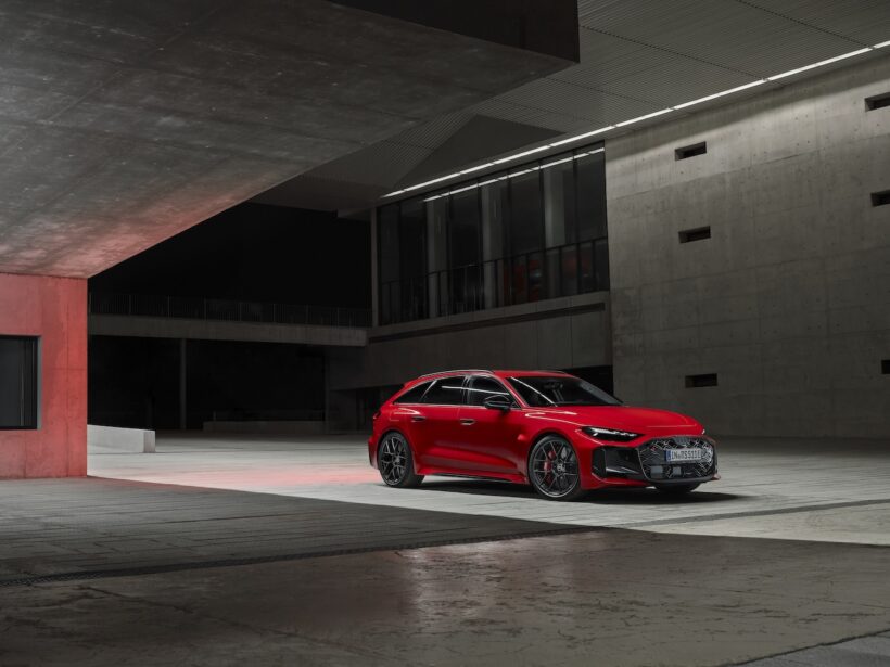 新型「アウディ RS 5 アバント」のエクステリア。