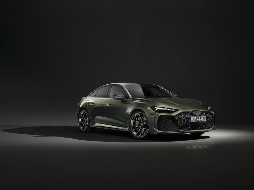 新型「アウディ RS 5 セダン」のエクステリア。
