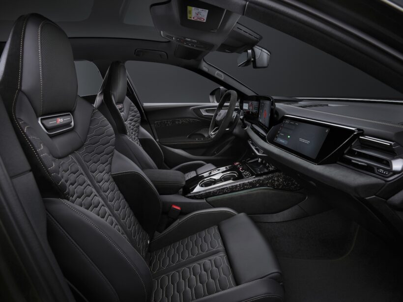 新型「アウディ RS 5 セダン」のインテリア。