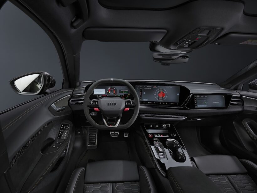 新型「アウディ RS 5 セダン」のインテリア。