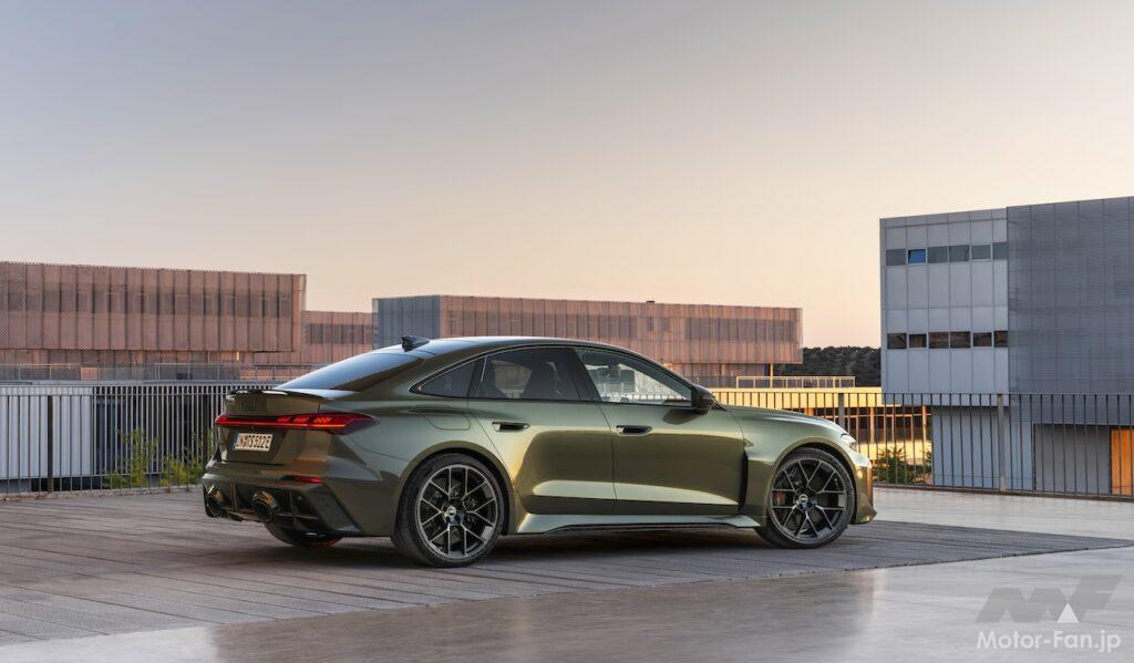 新型「アウディ RS 5 セダン」のエクステリア。