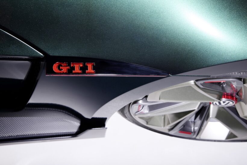 「フォルクスワーゲン ゴルフ GTI ロードスター」のエクステリア。