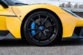 タイヤサイズは両車ともに前245/35ZR20、後305/30ZR20。銘柄はMCプーラがブリヂストン・ポテンザスポーツ、GT2ストラダーレがミシュラン・パイロットスポーツカップ2Rだった。後者のホイールはセンターロック式だ。