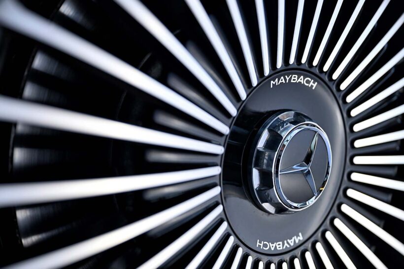 2025年のジャパンモビリティショーで発表された、話題のモデルが日本の路上を走り始めた。新生マイバッハ史上、最もスポーティなモデルとなるSL 680モノグラムシリーズだ。気になるのはあのスポーティなSLの走りが、どこまでマイバッハ流に調律されているかだろう。