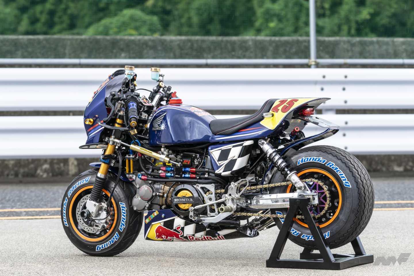 モンキー（88cc） モンキーらしい8インチでこの迫力！ DOHCヘッドで88ccにボアアップした