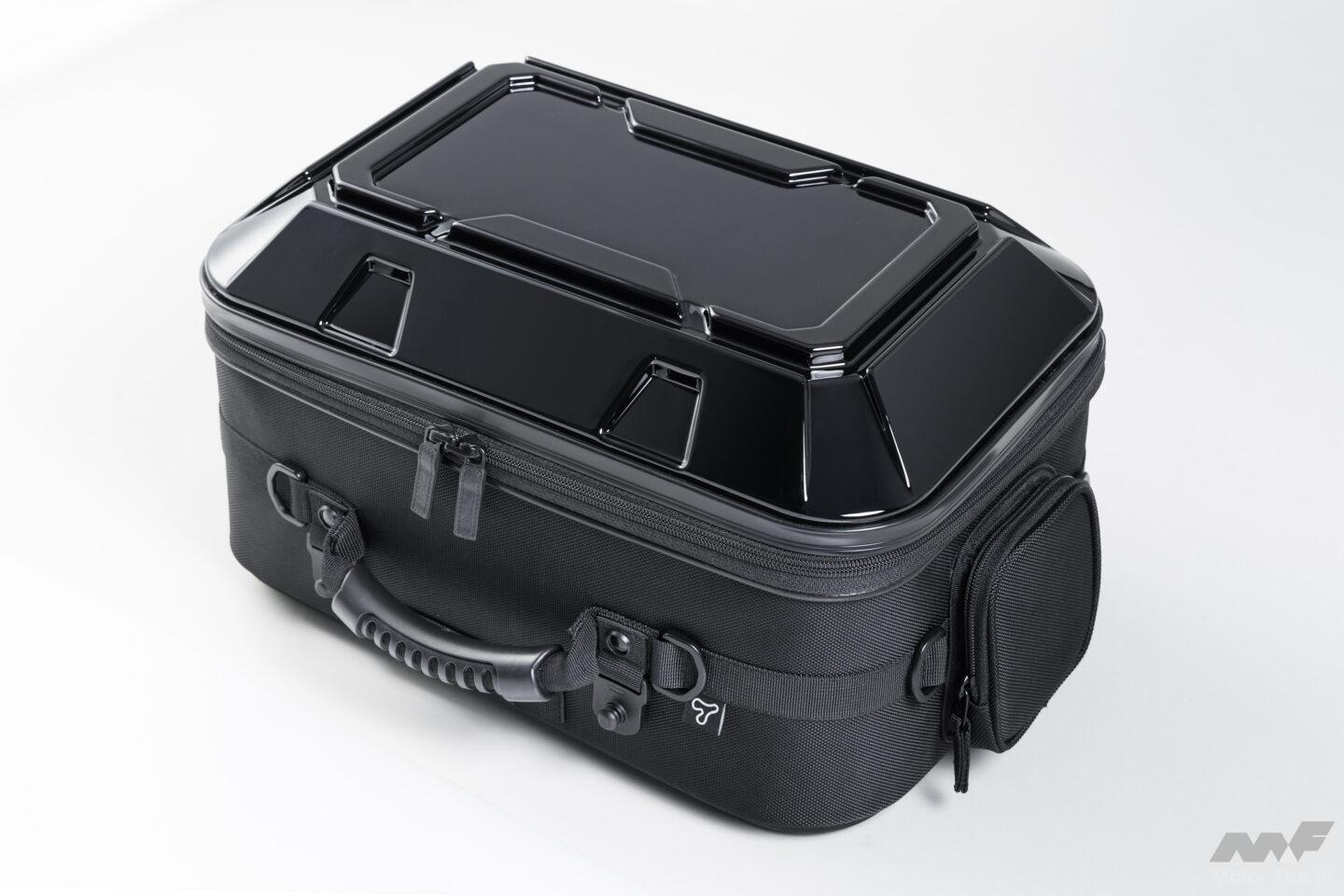 タナックス、素材と機能を刷新した新型「MOTOFIZZ シェルシートバッグ