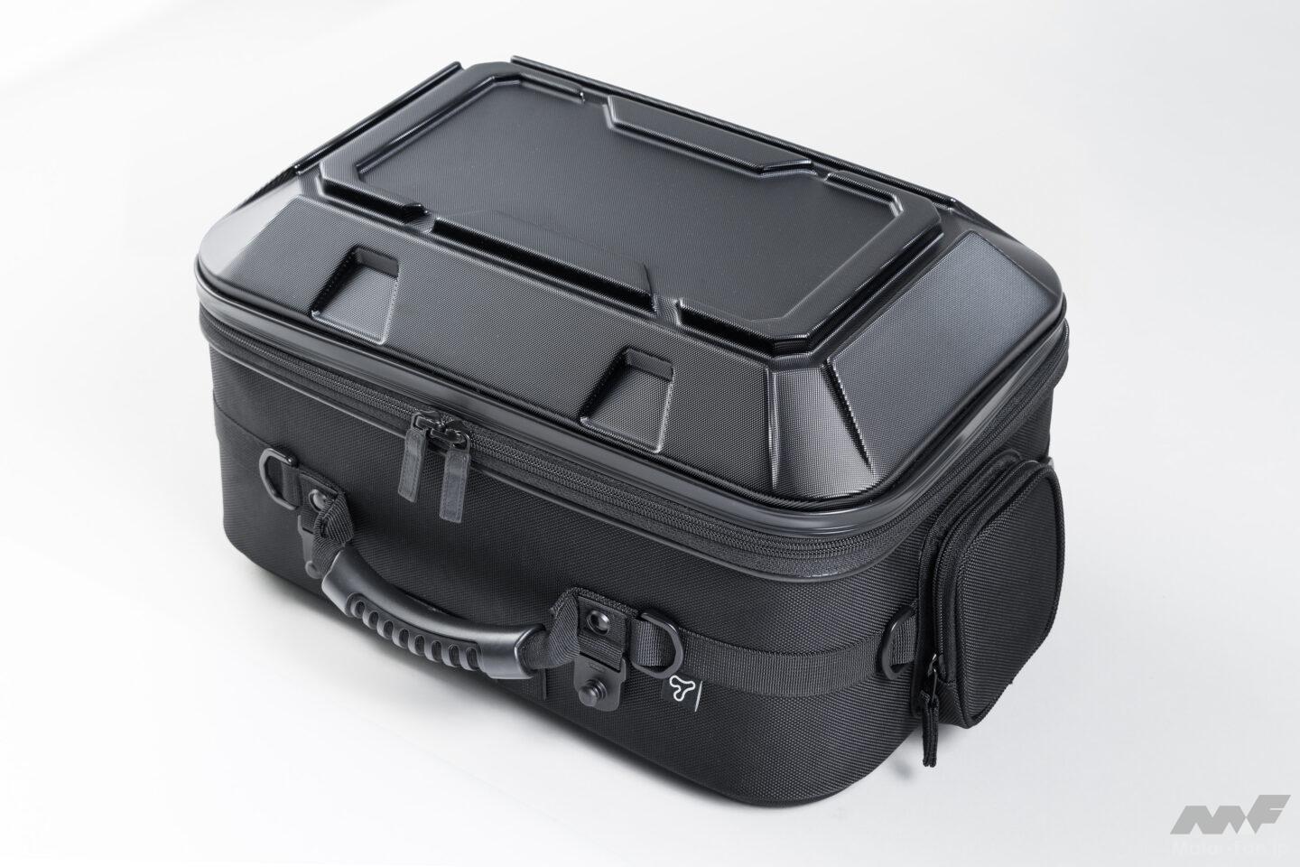 タナックス、素材と機能を刷新した新型「MOTOFIZZ シェルシートバッグ